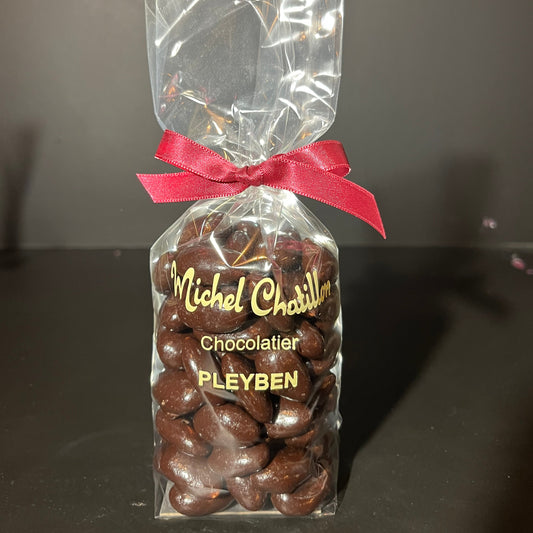 Amandes enrobées de chocolat noir